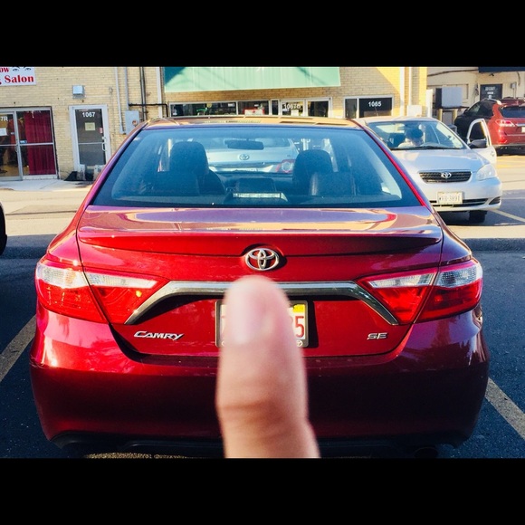 Red 2016 Toyota Camry SE Model - Picture 5 of 7